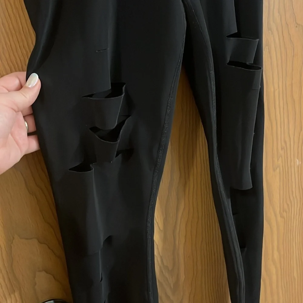 Alo Yoga High‎ Waisted Ripped Warrior Black Leggings Small